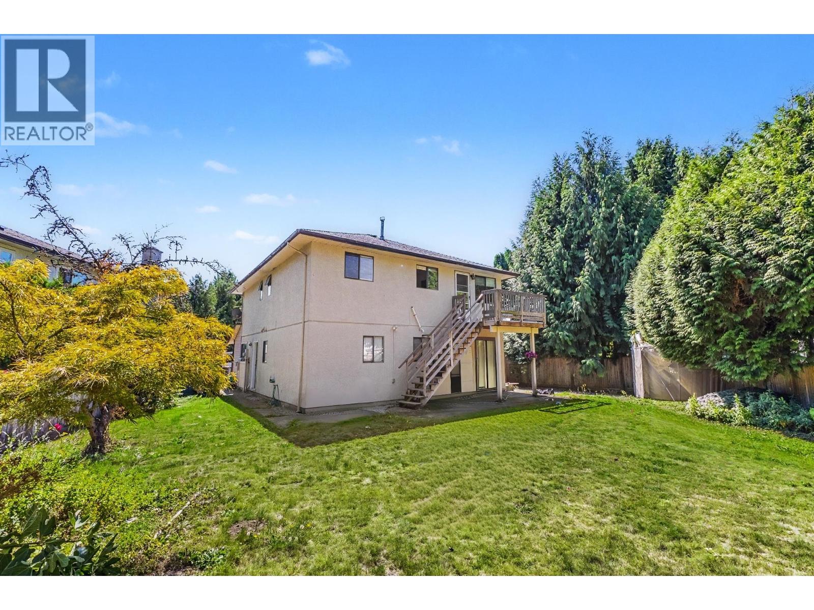976 HOSMER COURT