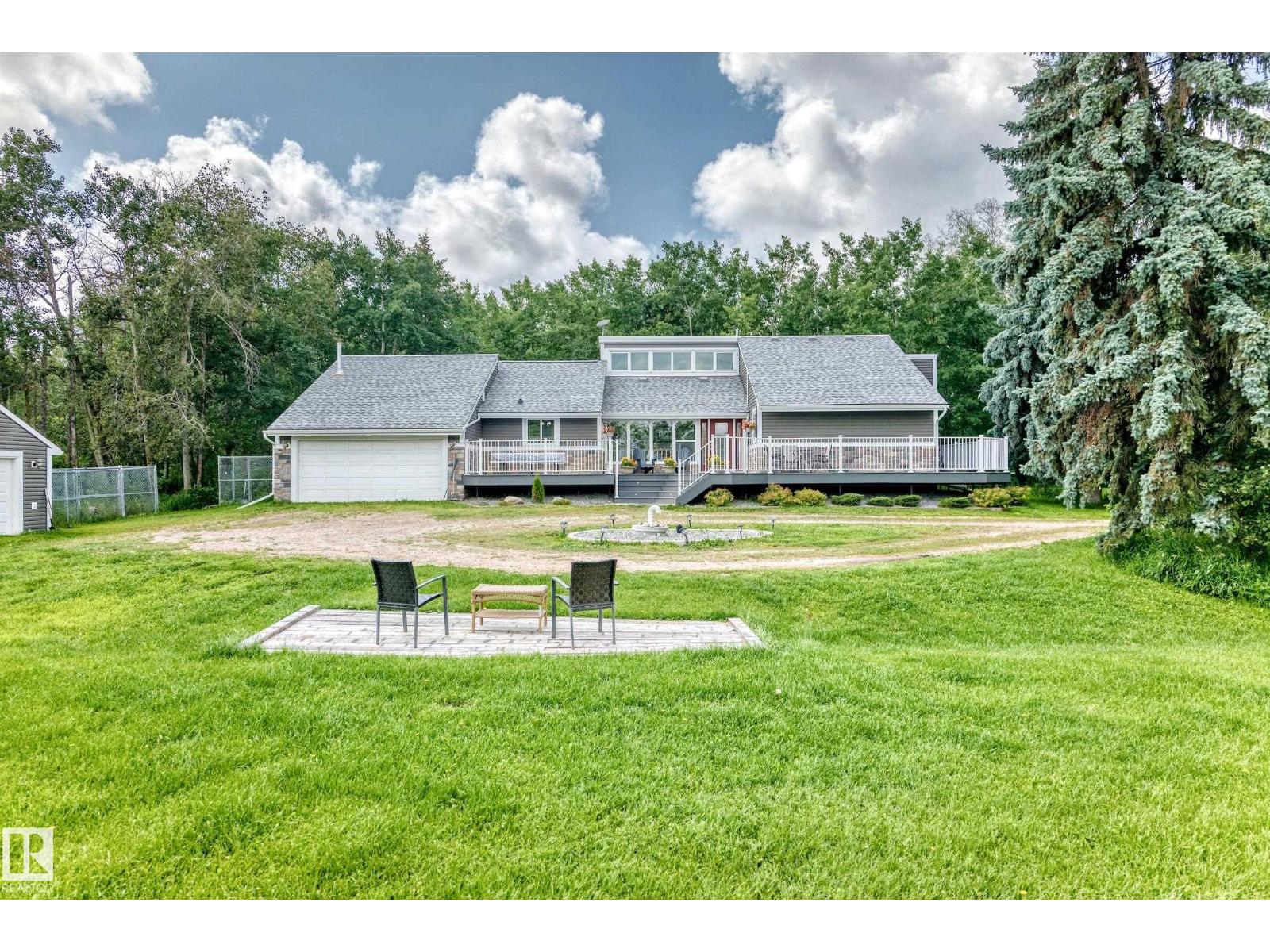 #1 53250 RGE ROAD 215 - 38
