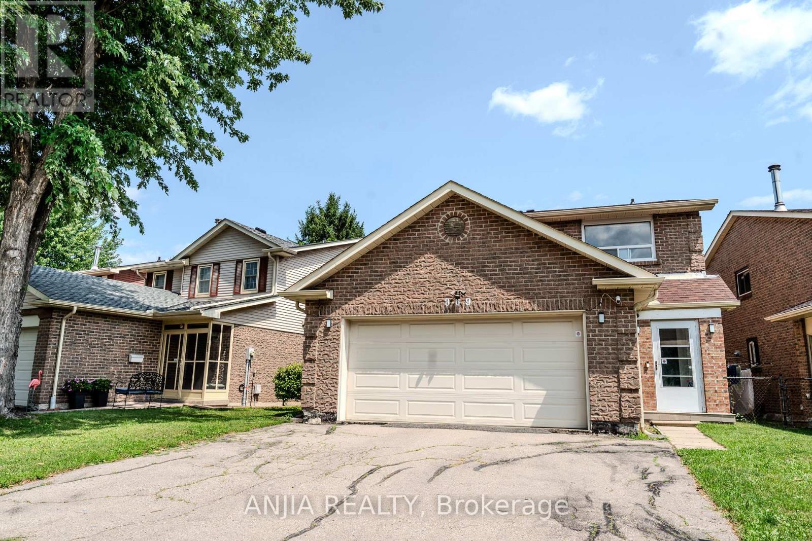 369 MULLEN DRIVE