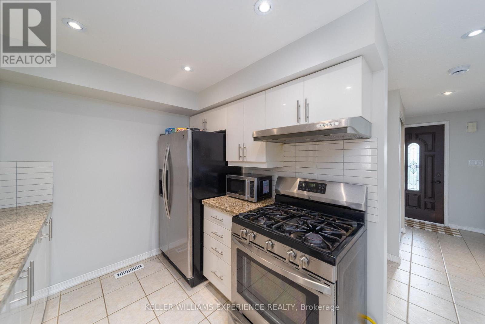 12 MONARCHY STREET - 6