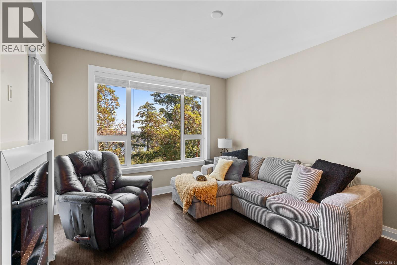 313 1145 Sikorsky Road, Langford