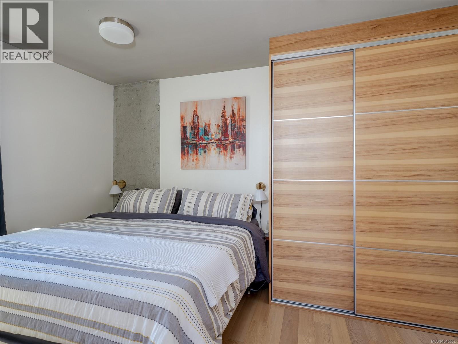 #813 989 Johnson St - 11
