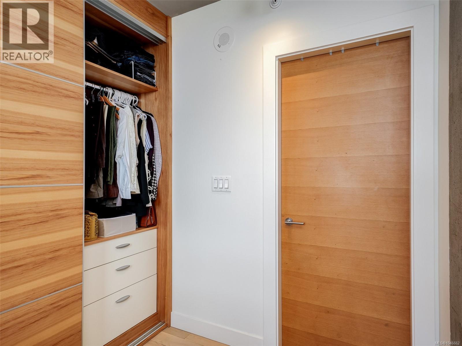 #813 989 Johnson St - 12