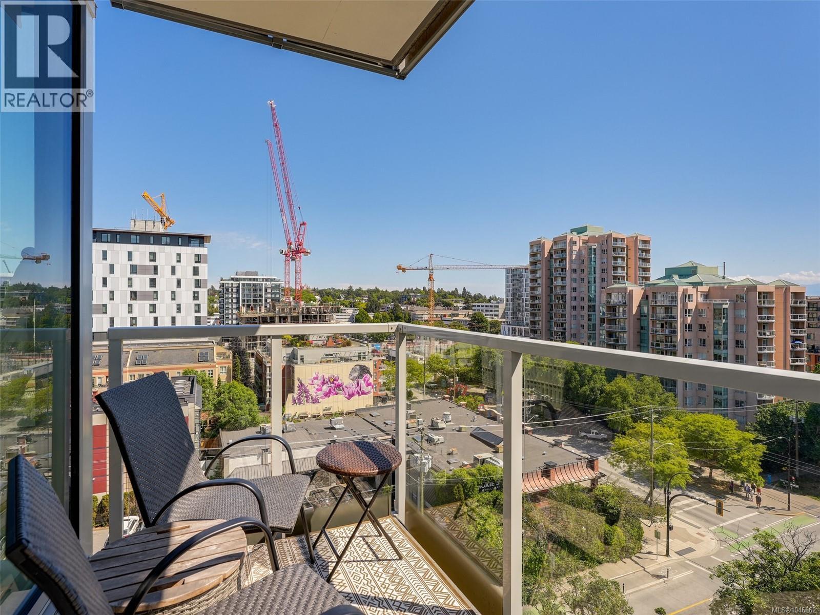 #813 989 Johnson St - 20