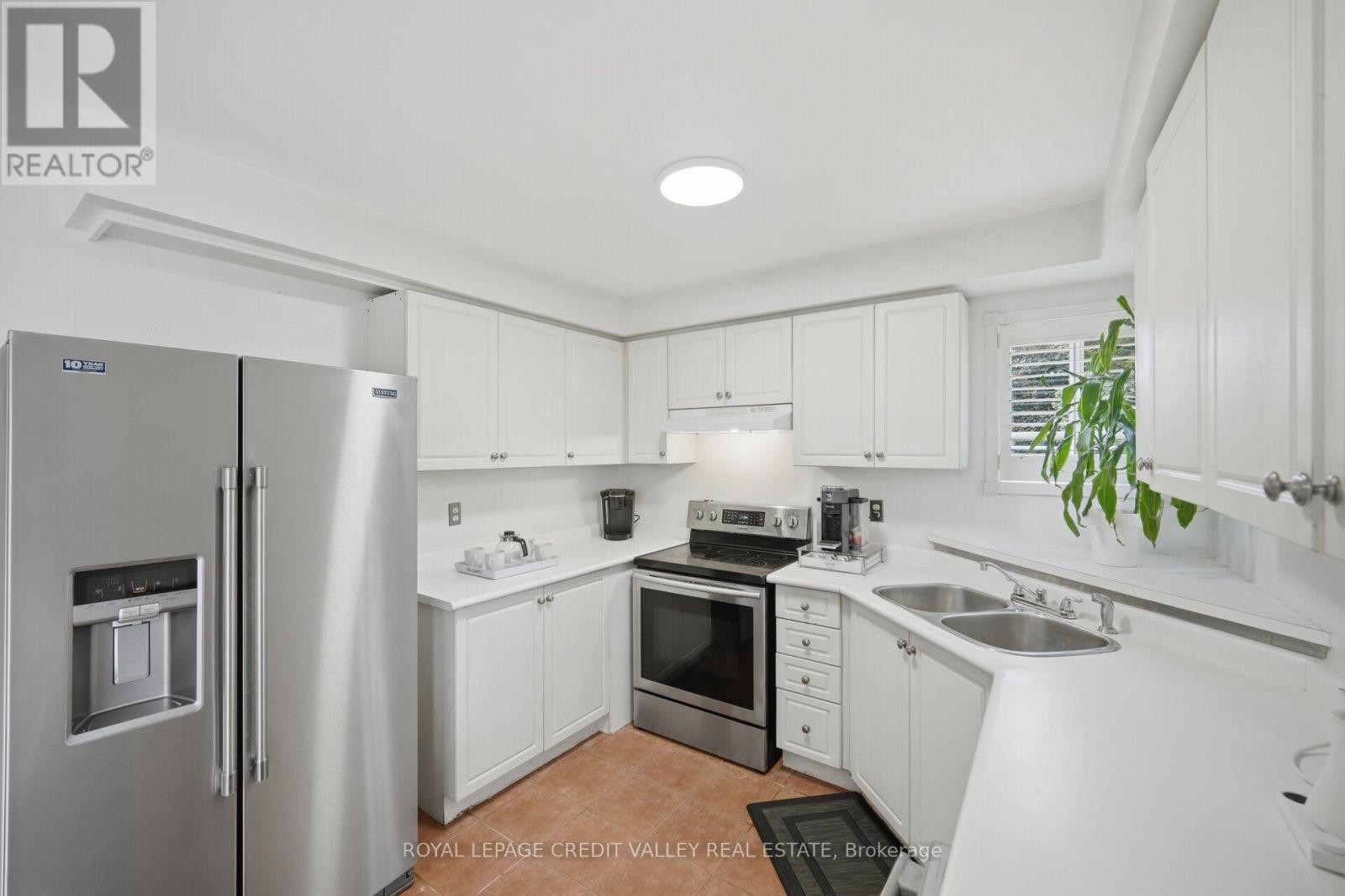 43 FLEMINGTON DRIVE E - 12