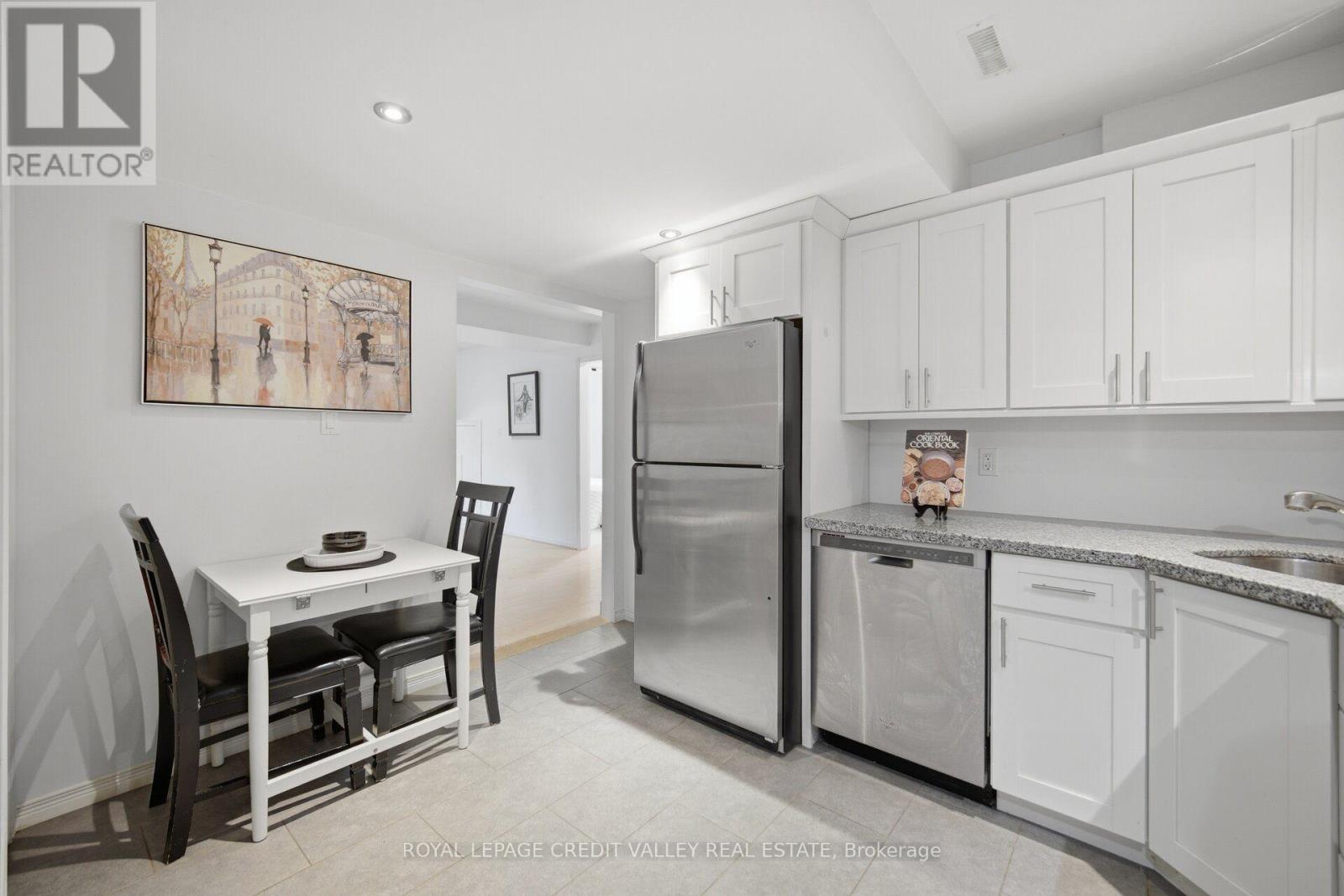 43 FLEMINGTON DRIVE E - 24