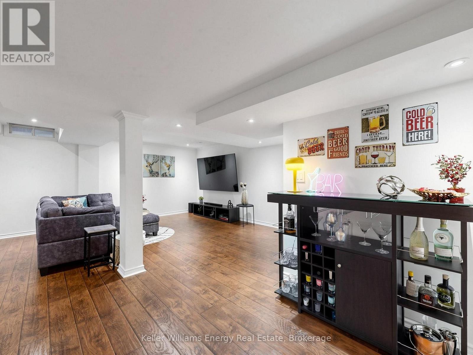 16 DONLEVY CRESCENT - Image 37