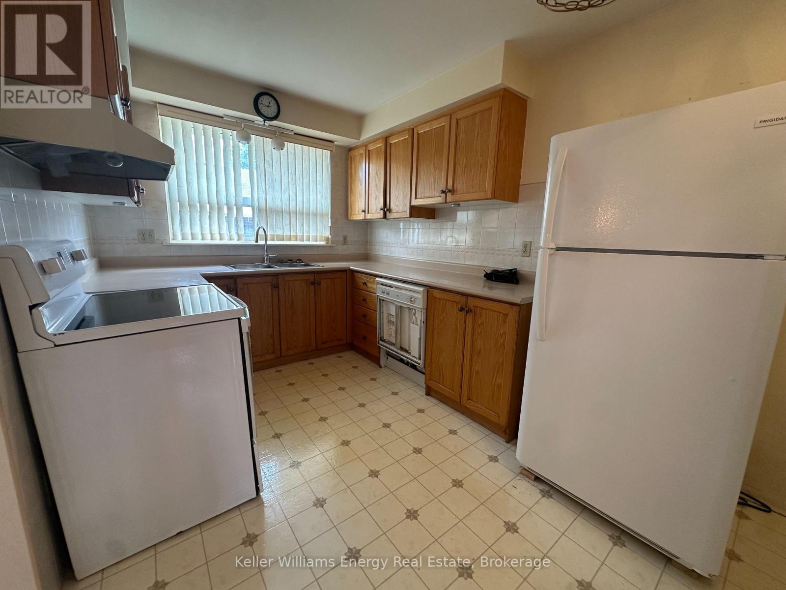 252 KEEWATIN STREET S - 15