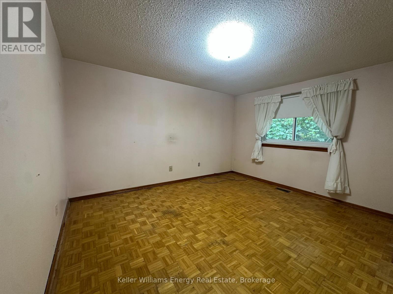 252 KEEWATIN STREET S - Image 19