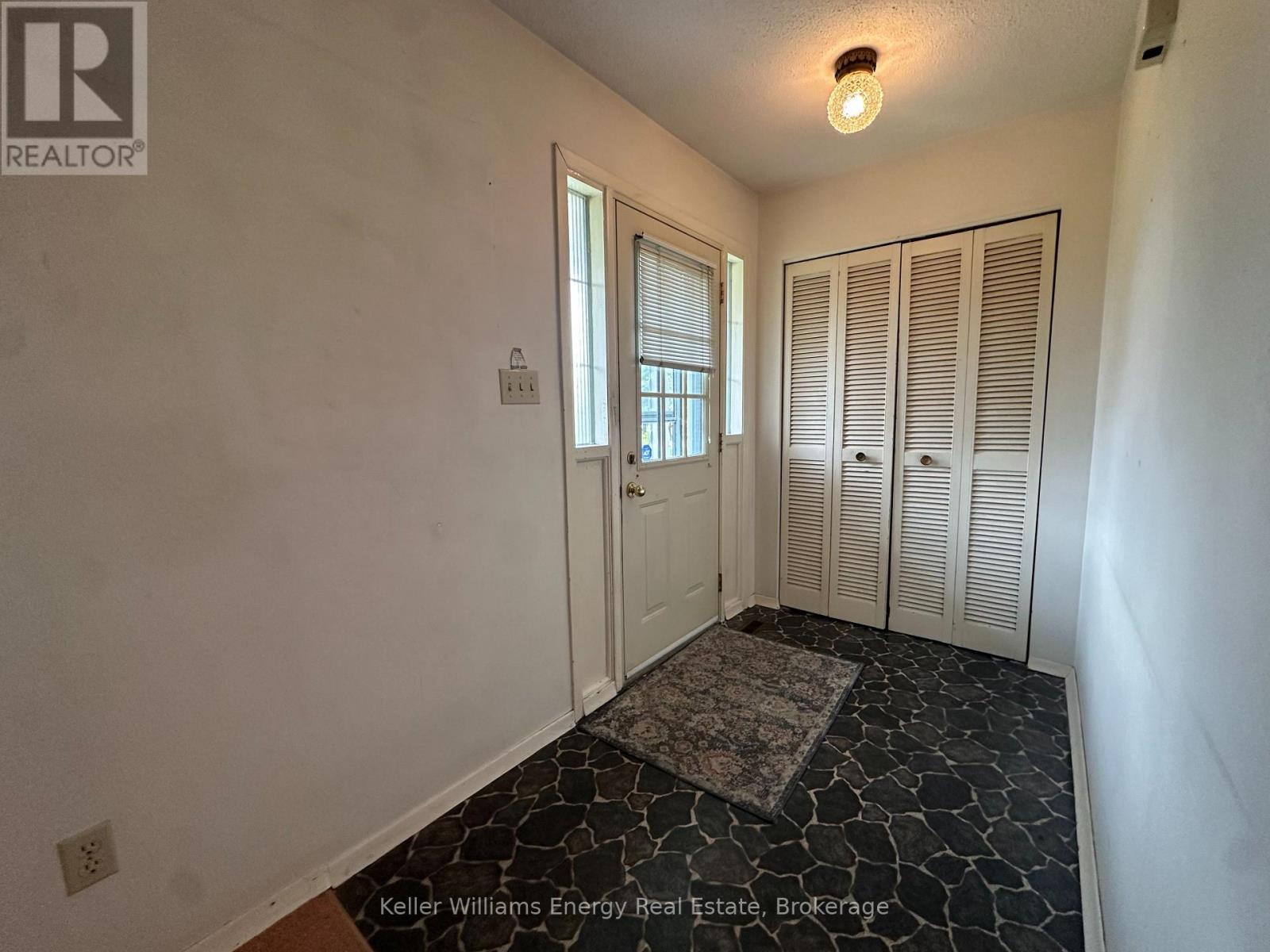 252 KEEWATIN STREET S - 9