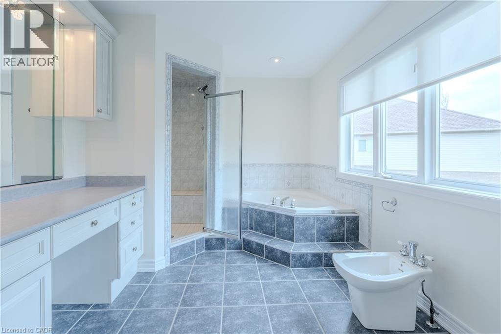 79 MOORLAND Crescent - Image 28
