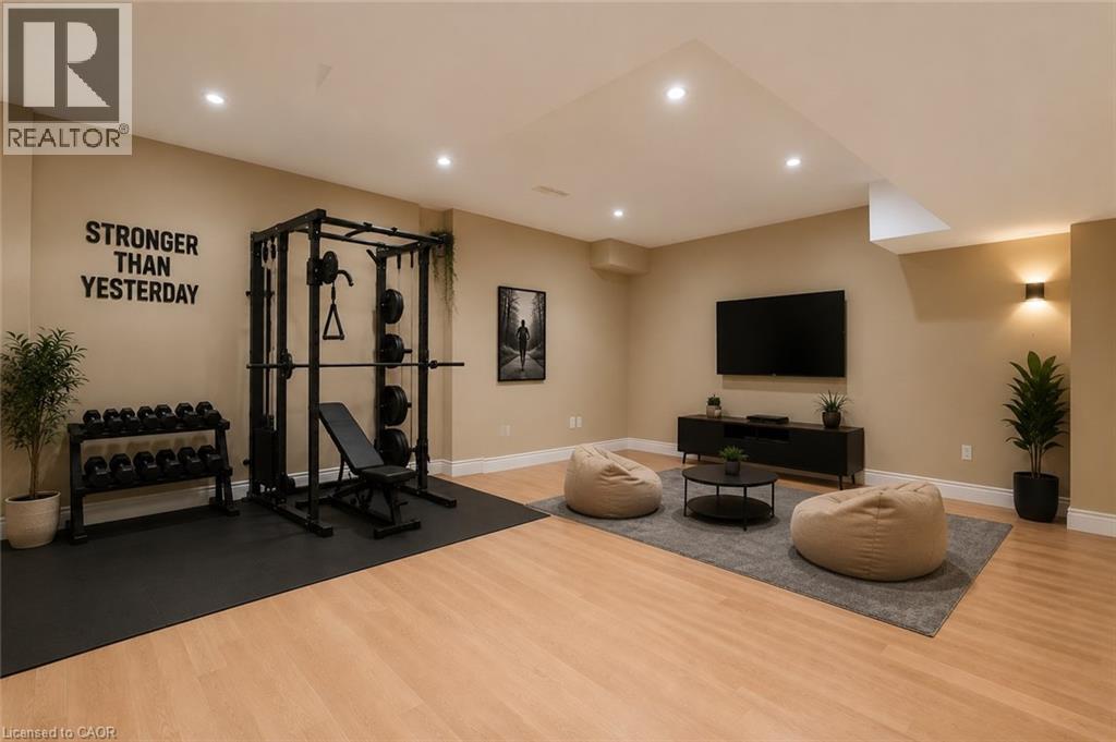 79 MOORLAND Crescent - Image 33