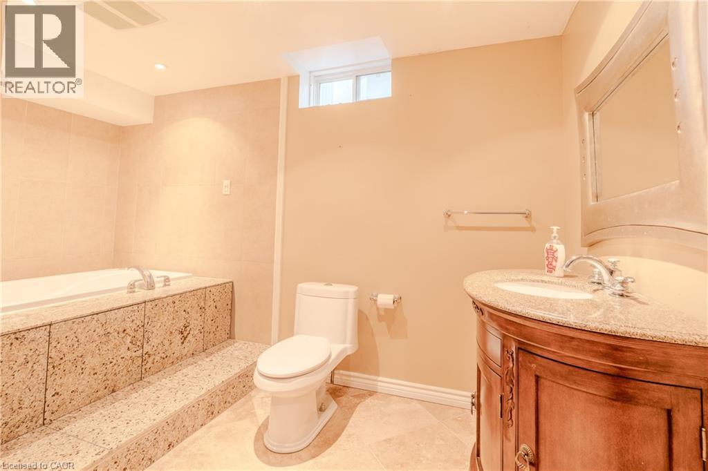 79 MOORLAND Crescent - Image 36