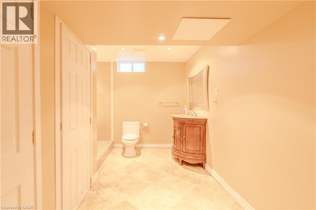 79 MOORLAND Crescent - Image 37