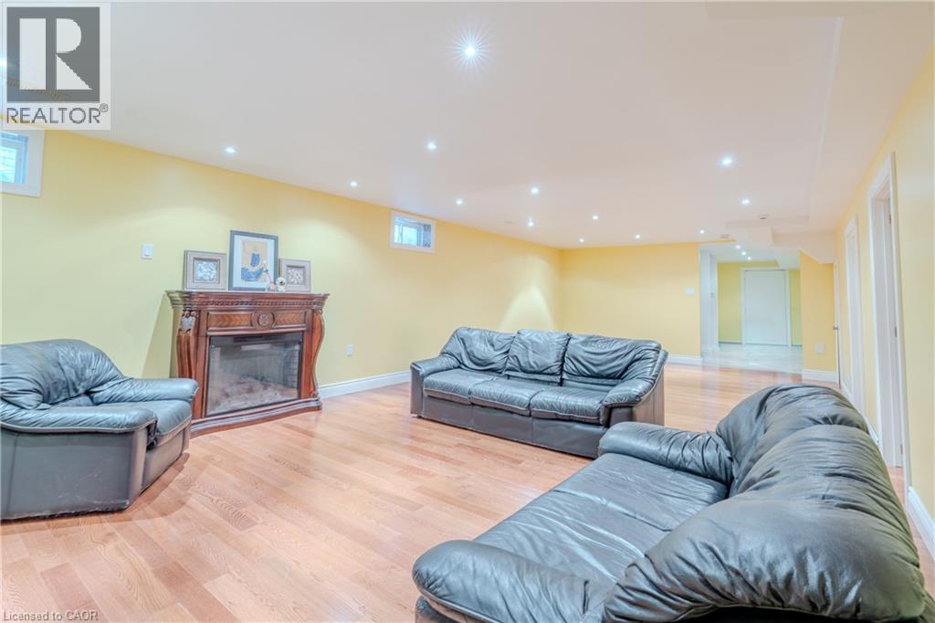 79 MOORLAND Crescent - Image 38