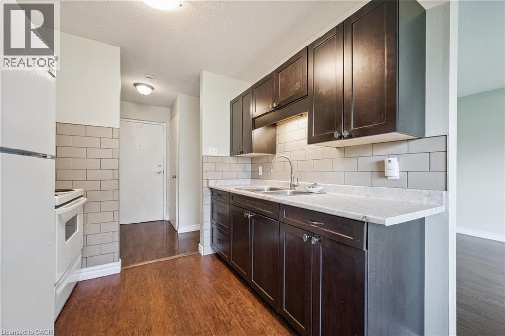 #30 FLAMINGO Drive Unit# 30 - 7