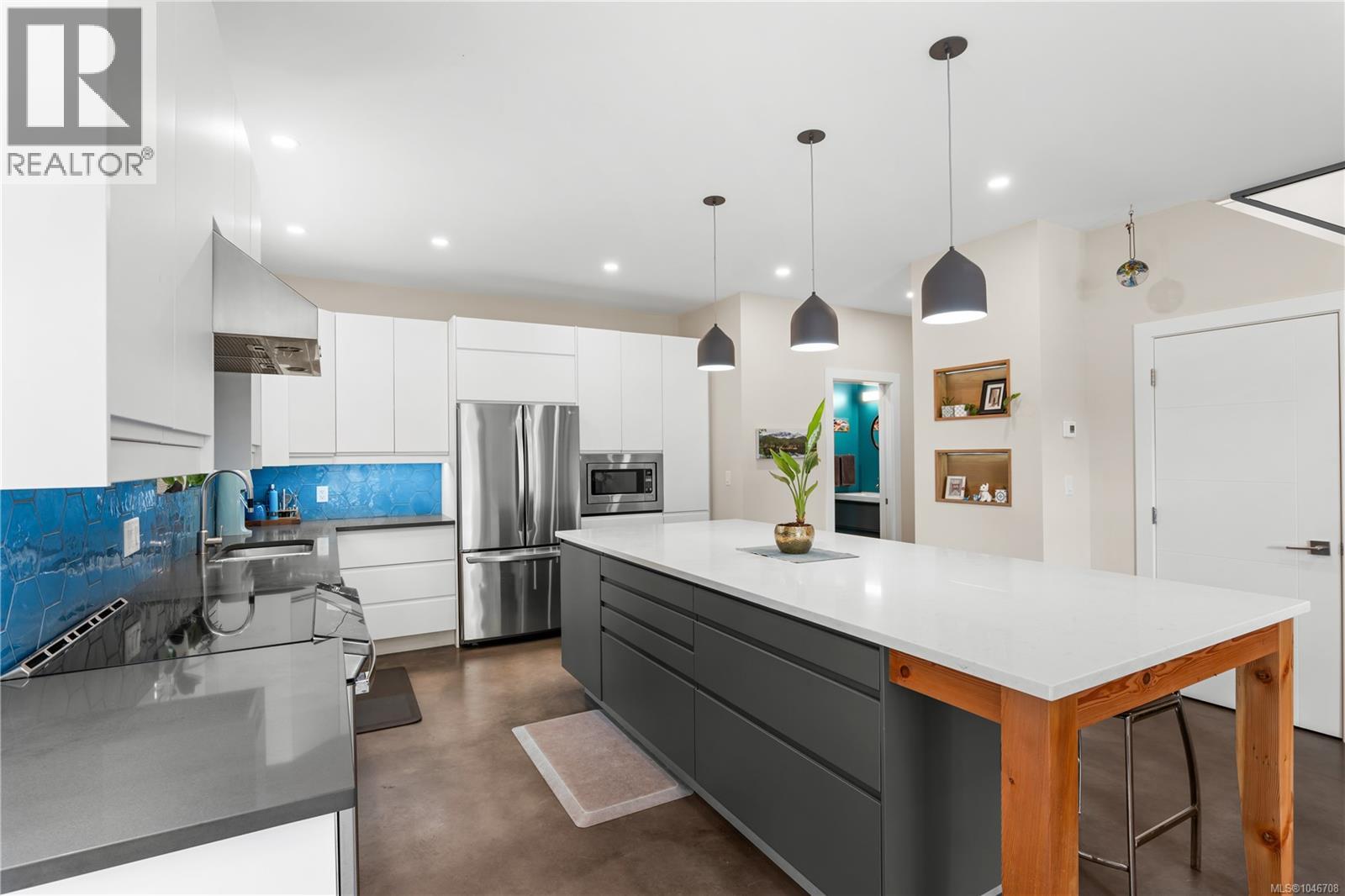 1704 Coronation Ave - 10