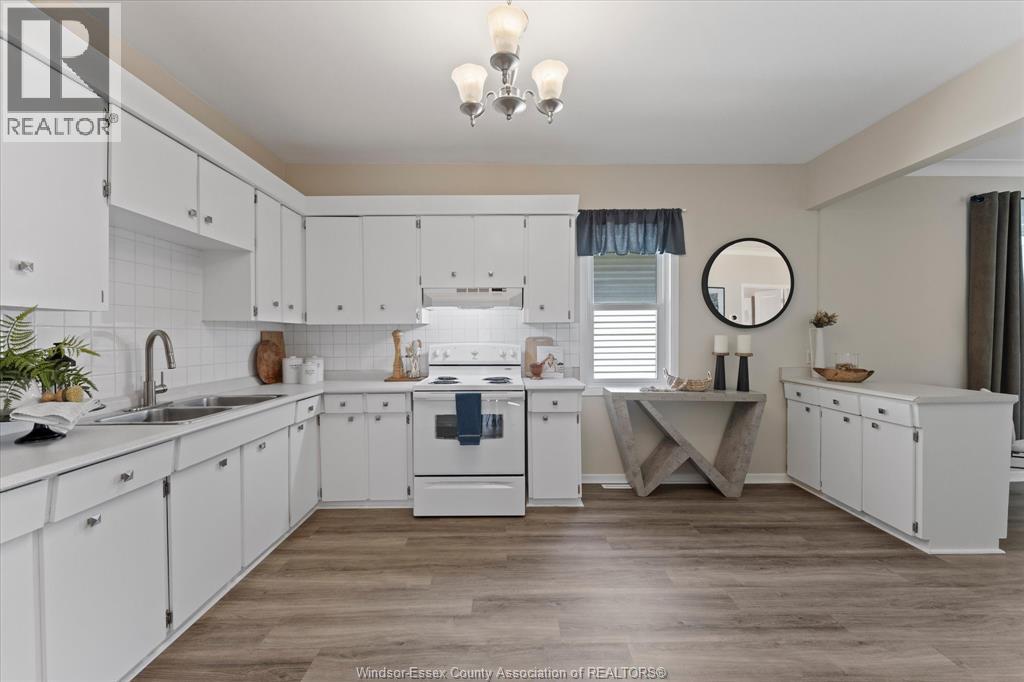 663 BROCK STREET - 17