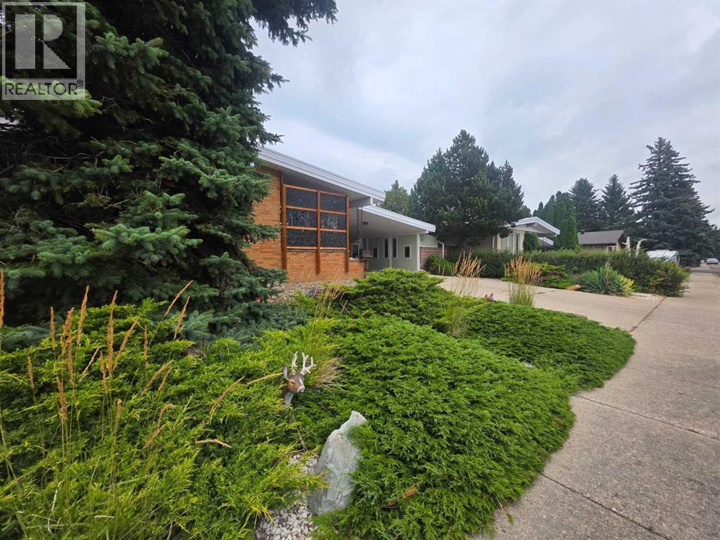 1425 Scenic Drive South