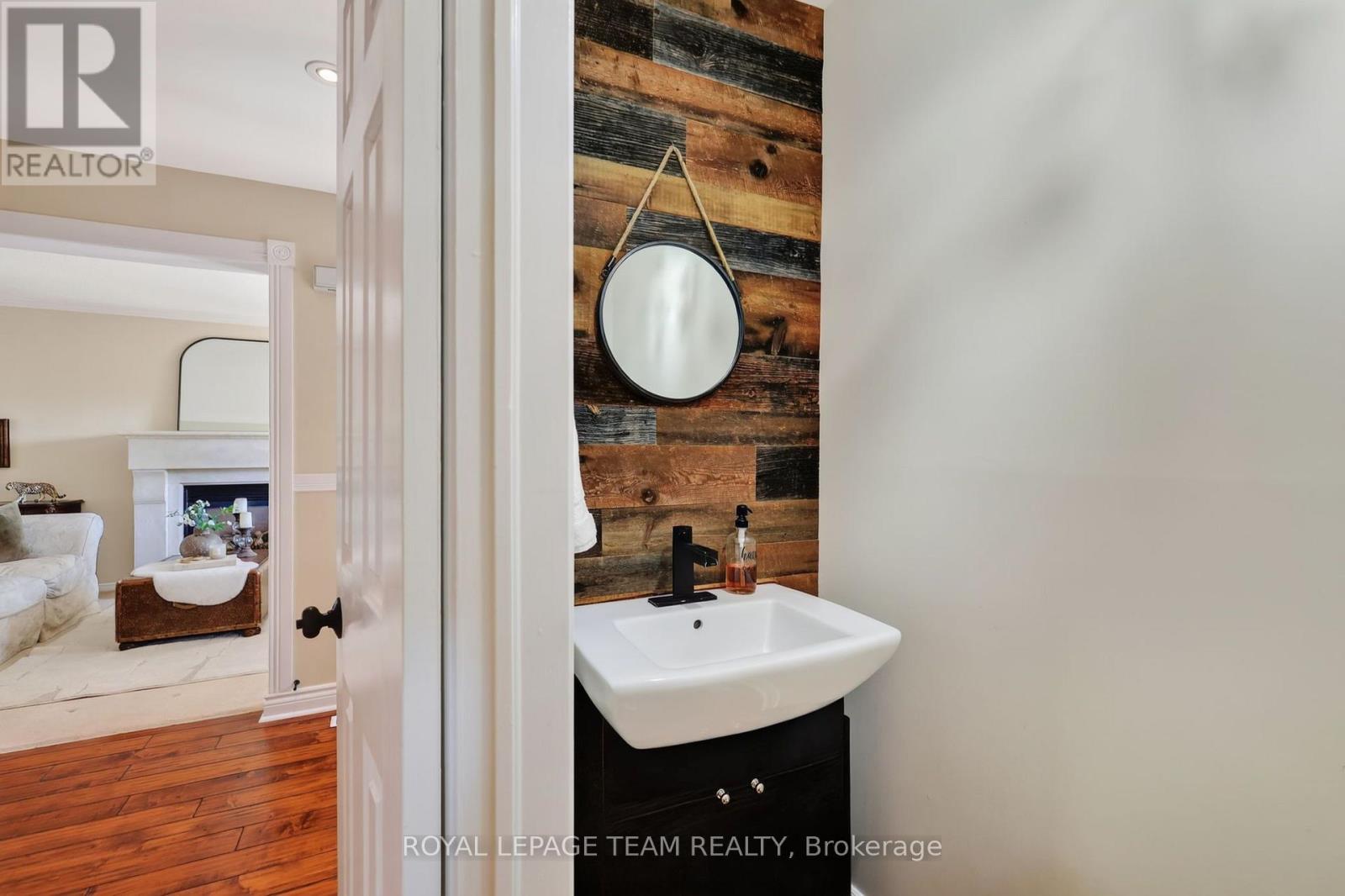 11 FESSENDEN WAY - 24