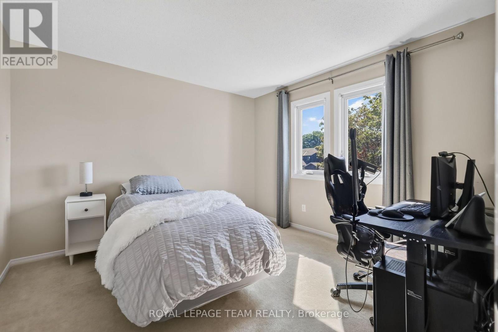11 FESSENDEN WAY - 35