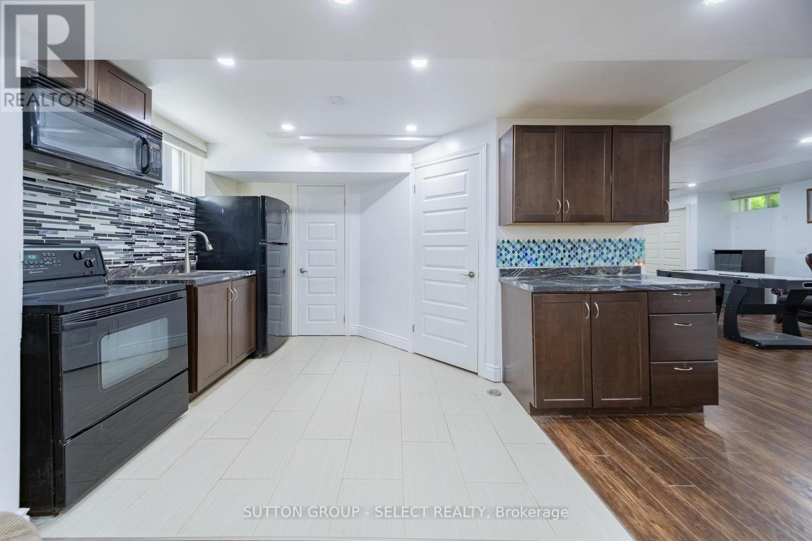 2229 CARDINAL COURT - Image 39