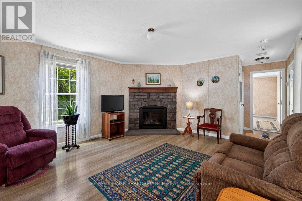 16 Eastgate Avenue
