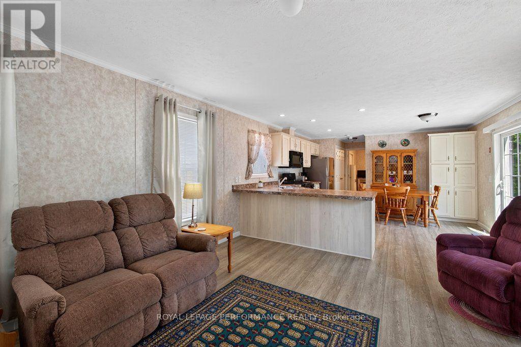 16 Eastgate Avenue