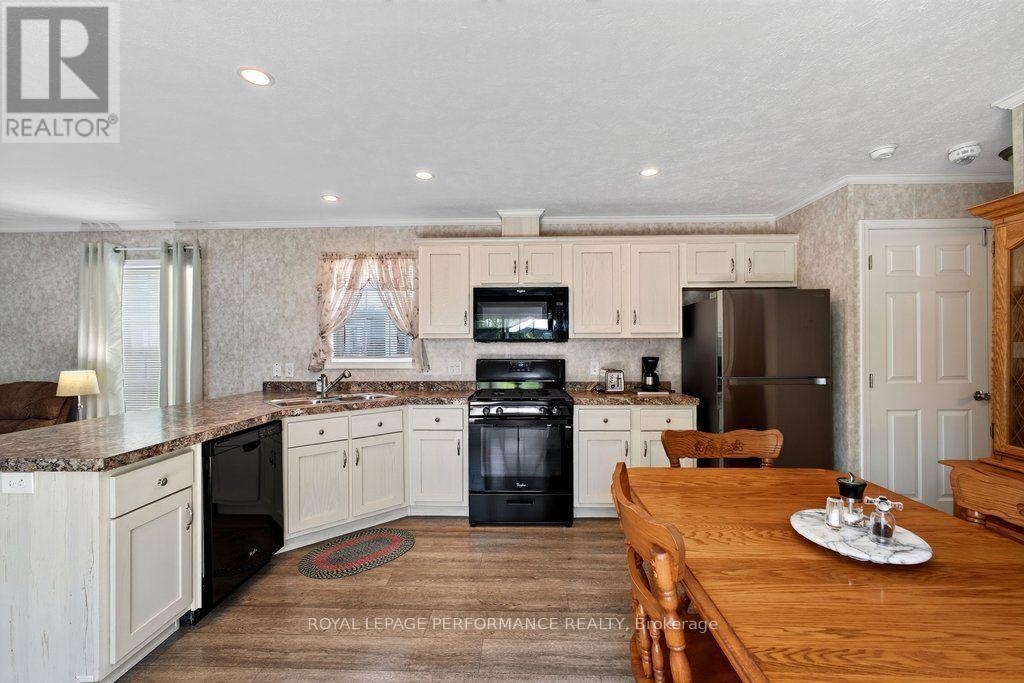 16 EASTGATE AVENUE - 17
