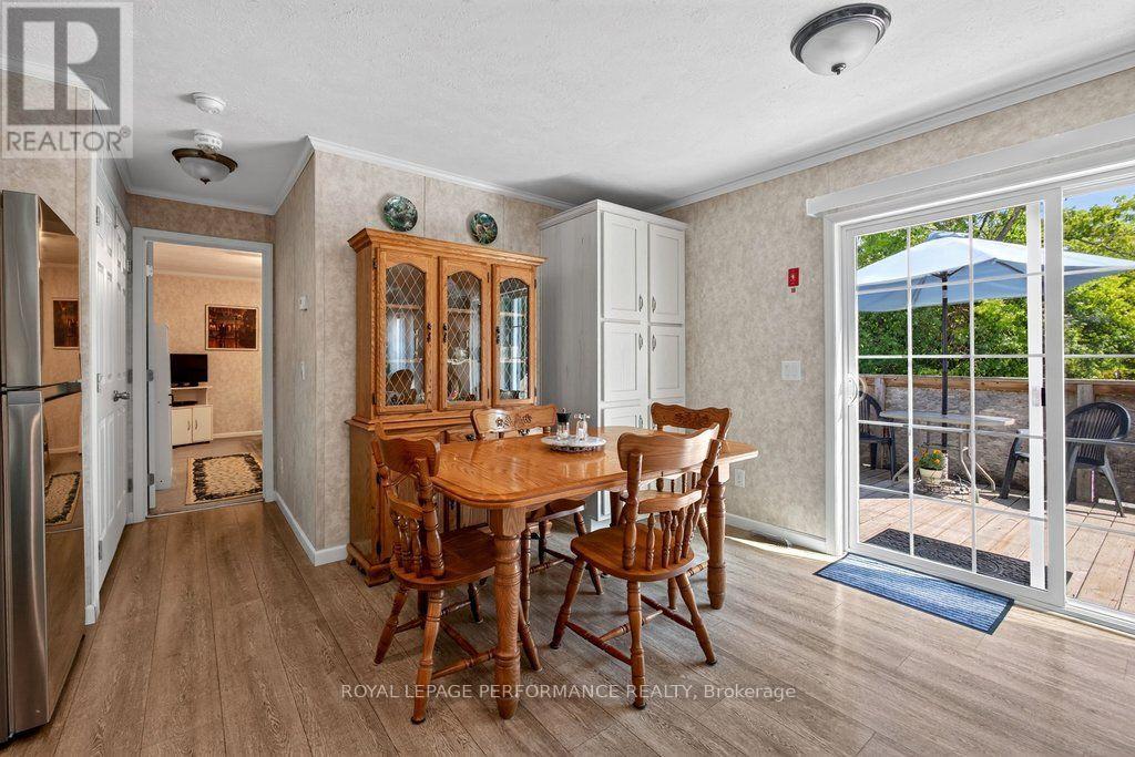 16 EASTGATE AVENUE - 21