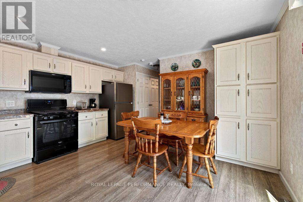 16 Eastgate Avenue