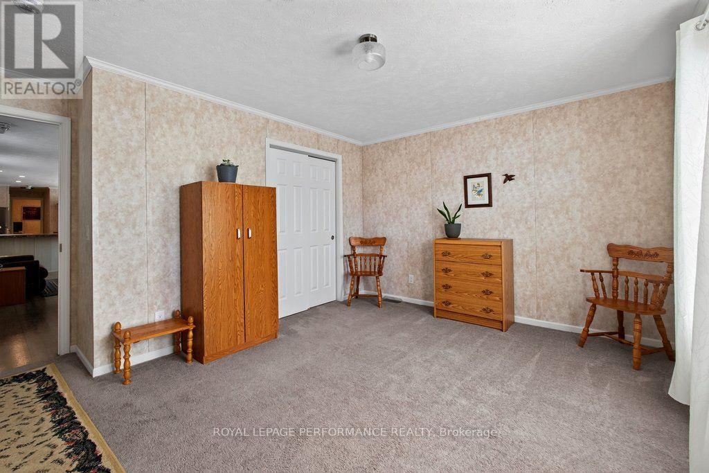 16 Eastgate Avenue