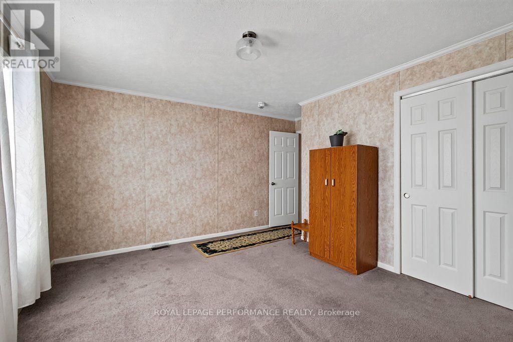 16 Eastgate Avenue