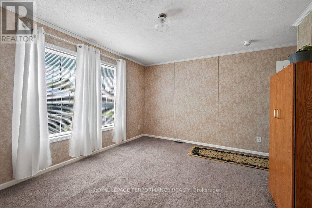 16 EASTGATE AVENUE - 28