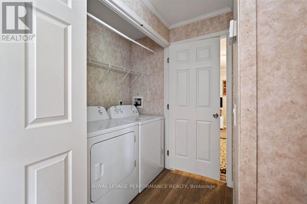 16 EASTGATE AVENUE - 31