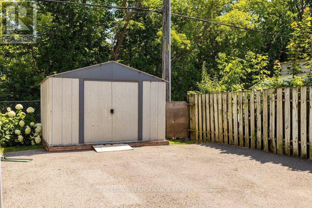 16 EASTGATE AVENUE - 4
