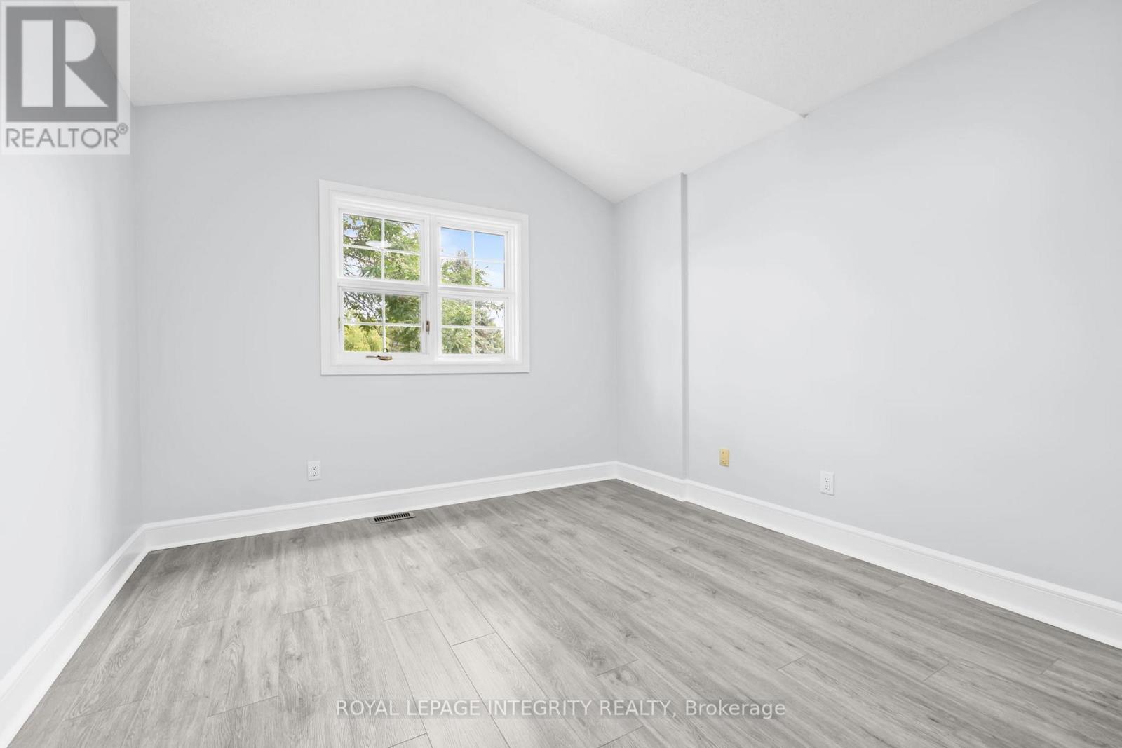 3 Bed, 3 Bath House for Sale in Ottawa – 3 KALBROOK STREET, Ottawa – MLS# X13671714 - Image 22