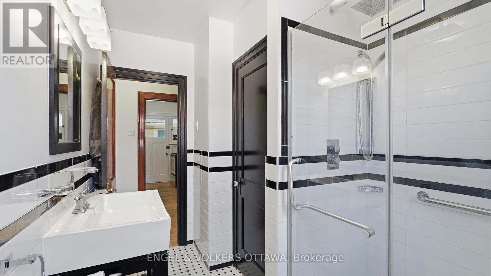 2 Bed, 1 Bath Multi-Family for Rent in Ottawa – 3 – 99 CHARLOTTE STREET, Ottawa – MLS# X13671784 - Image 26