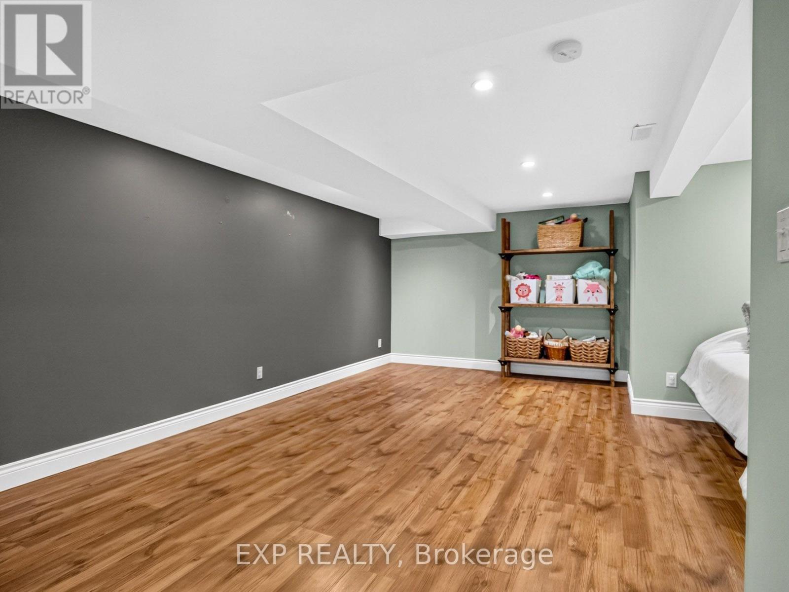 #32 242 LAKEPORT ROAD - Image 25
