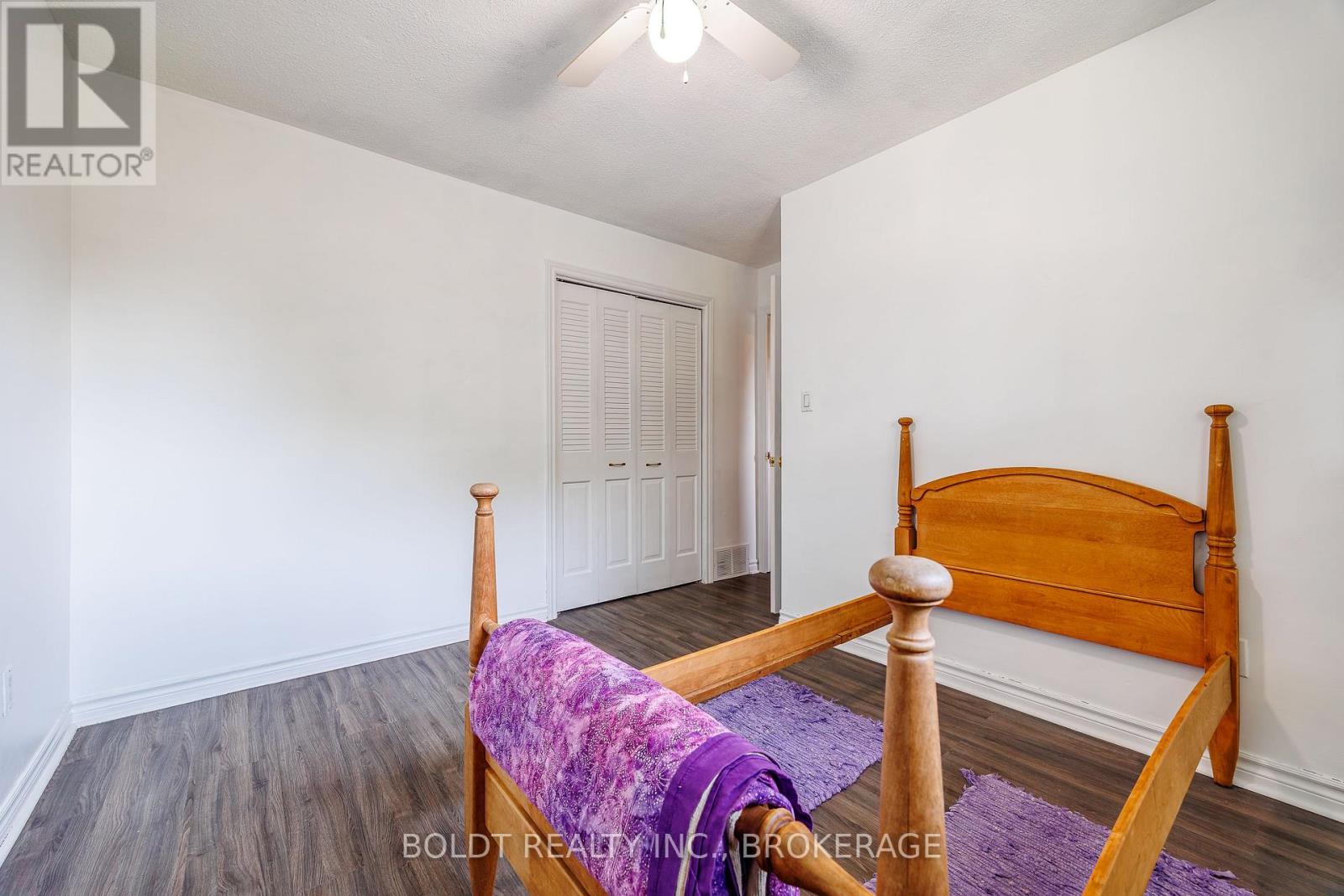 13 1/2 NORTHGLEN AVENUE - 16