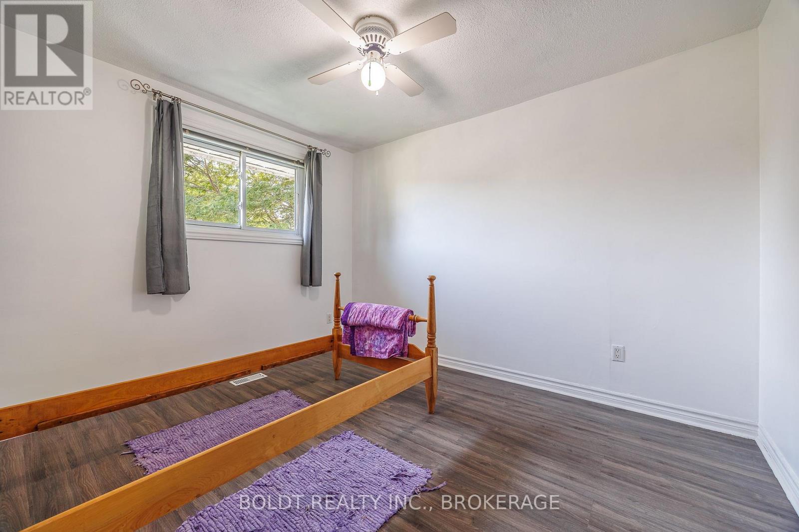 13 1/2 NORTHGLEN AVENUE - 17