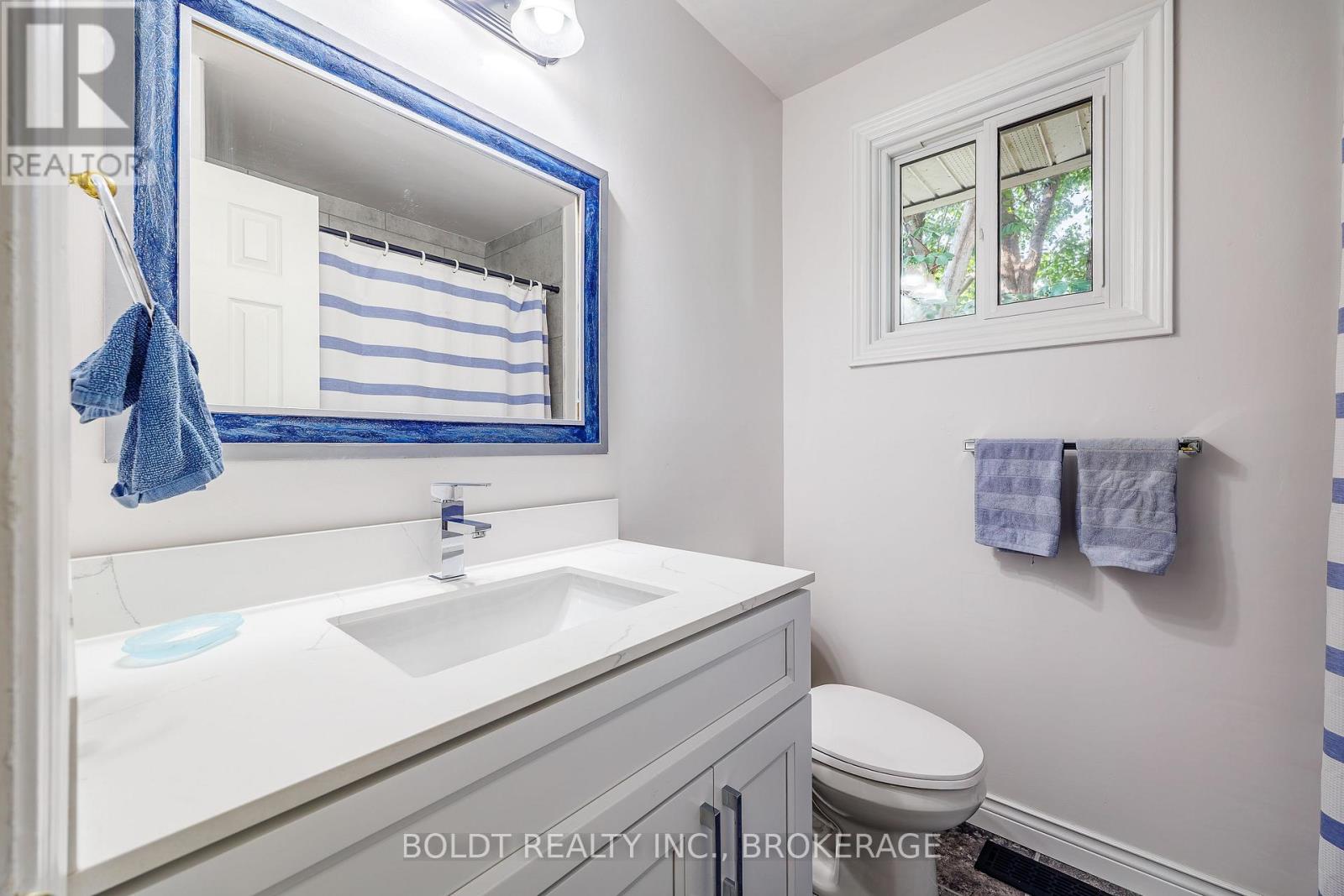 13 1/2 NORTHGLEN AVENUE - 19
