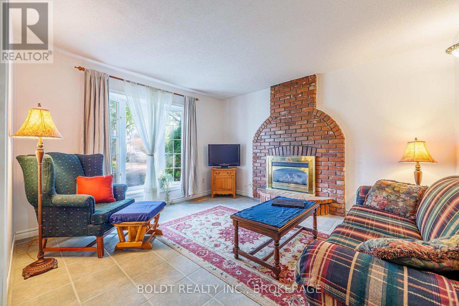 13 1/2 NORTHGLEN AVENUE - 7