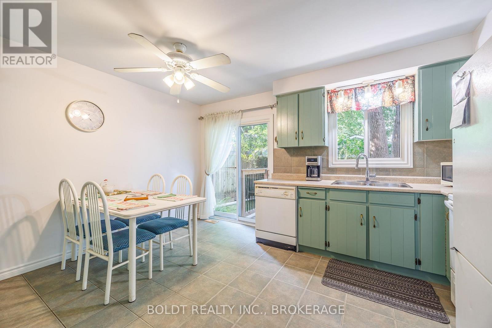 13 1/2 NORTHGLEN AVENUE - 9