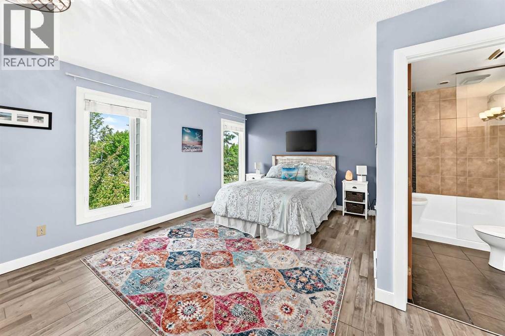 #3 185 Woodridge Drive SW - 25