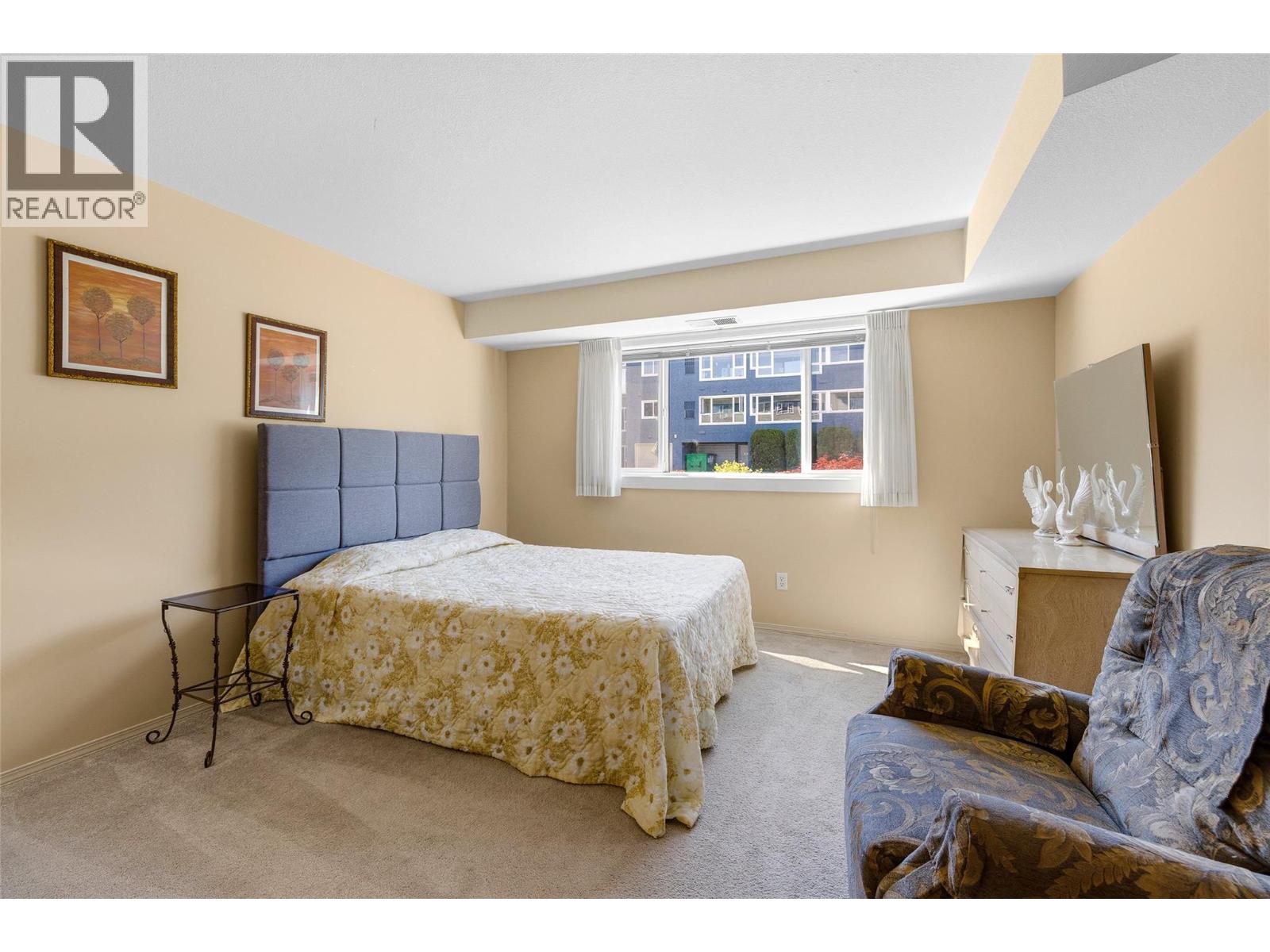 #165 1045 Sutherland Avenue - Image 23