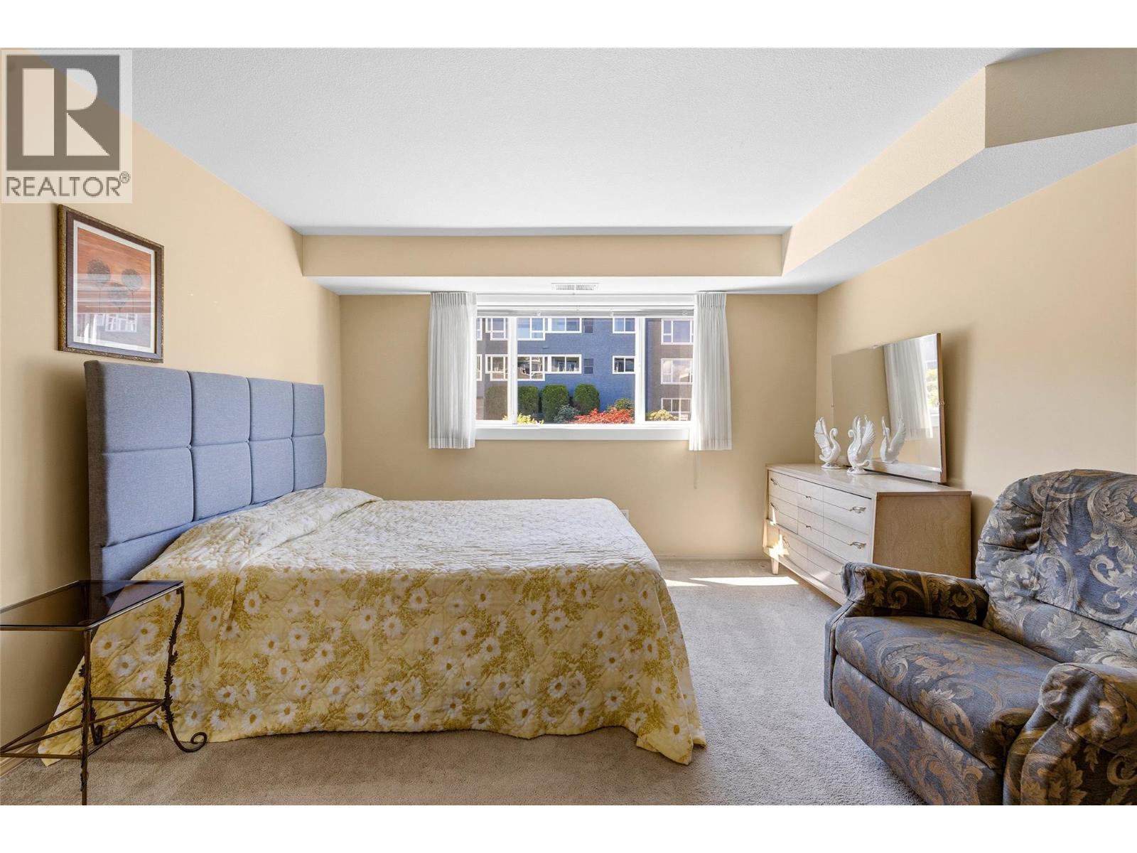 #165 1045 Sutherland Avenue - Image 24