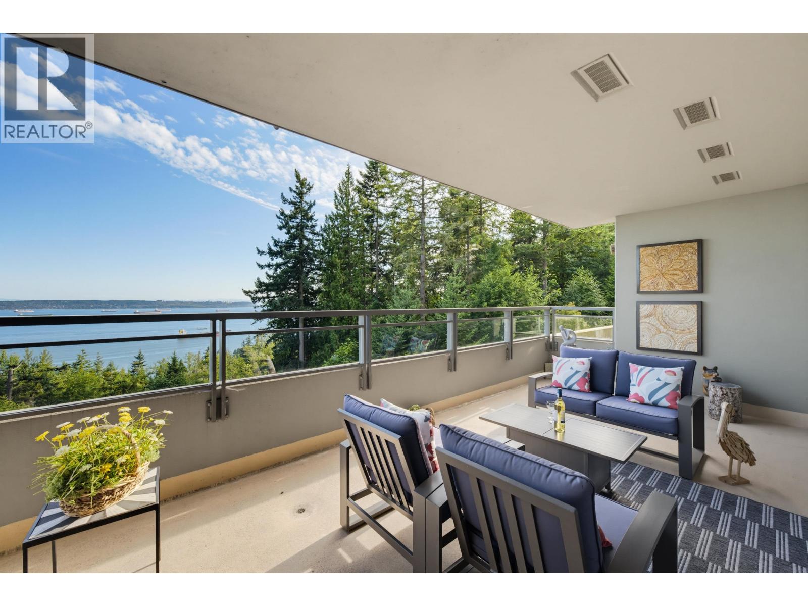 402 3355 CYPRESS PLACE, West Vancouver