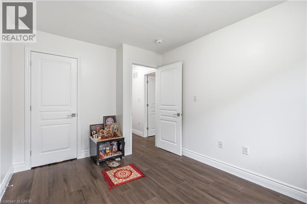 161 KINSMAN Drive - Image 33