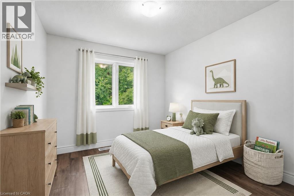 161 KINSMAN Drive - Image 32